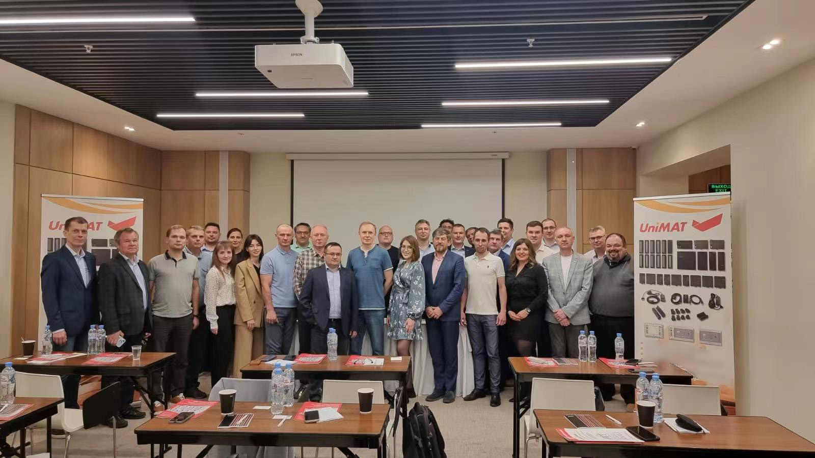 ùPLC磬λj9վҳ˴δֹ--ؾλj9վҳԶѵԲɹ