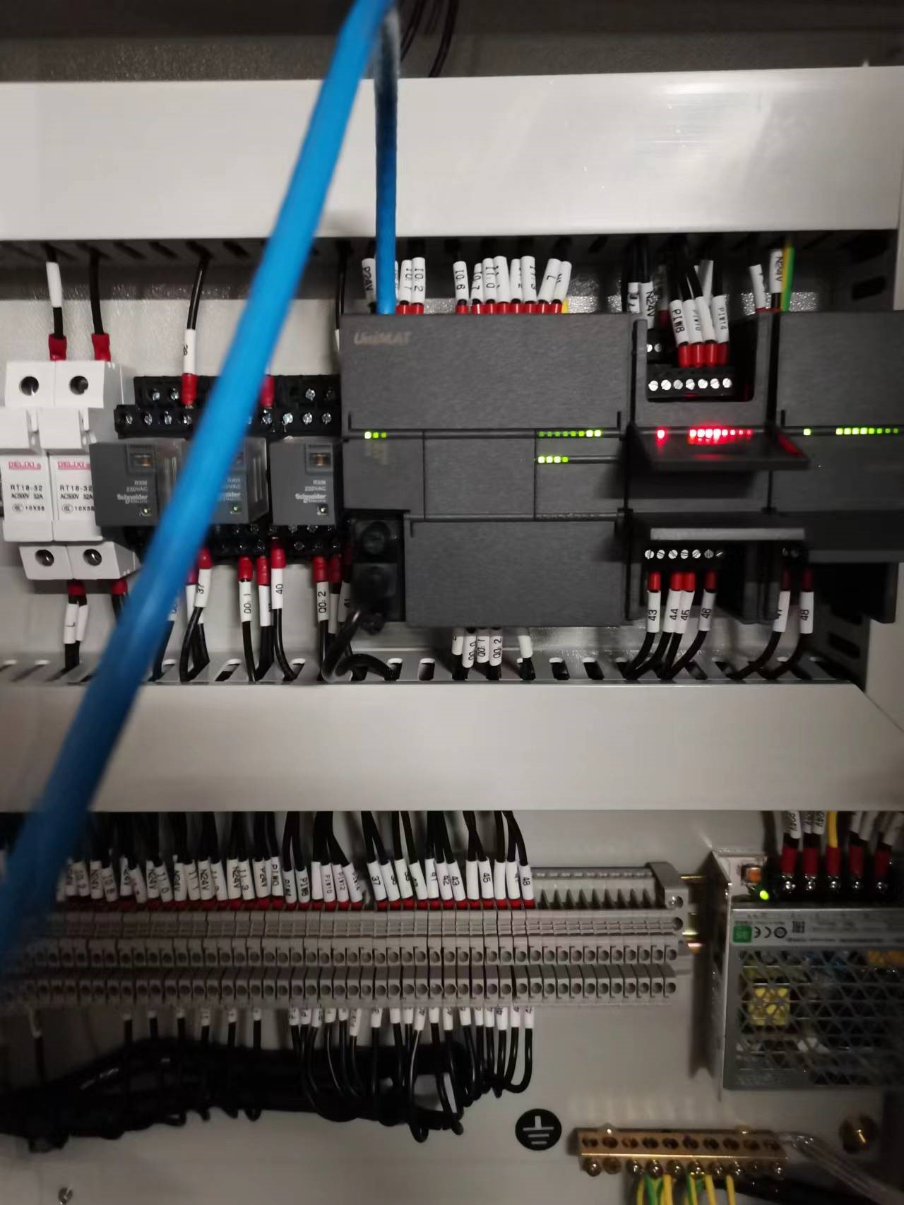 λj9վҳSMART PLCˮϵͳӦðƽմ